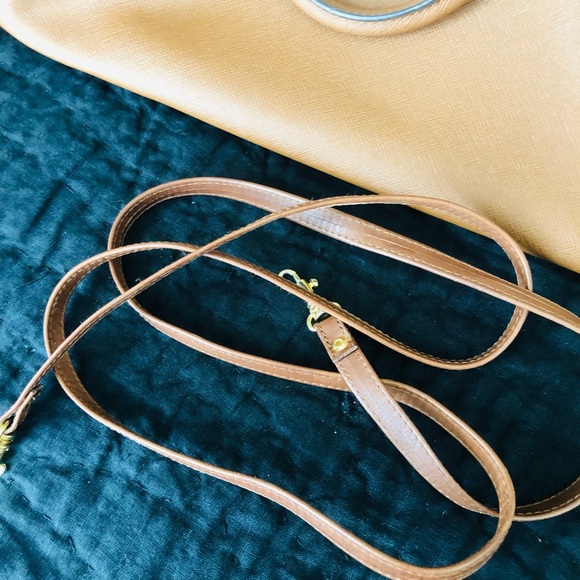 Gorgeous camel color Michael kors purse - Picture 4 of 10